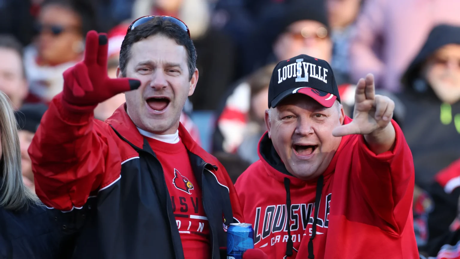 Fans express joy as Louisville beat Kentucky in hot race to sign star man from