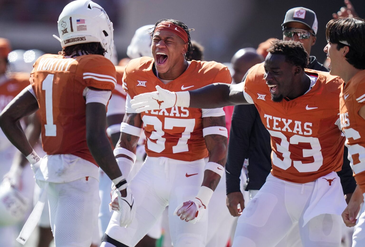 SAD NEWS: Just now Texas Longhorns key player passed away in a plane crash……..