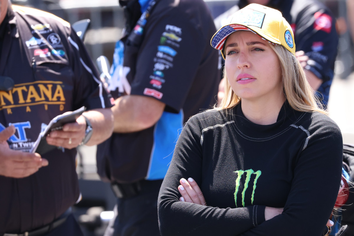 Rest In Peace: Few Hours Ago, A Professional Drag Racers Brittany Force And 3 Others Passes Away In A Horrible Plane Crash During… read more