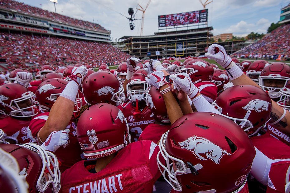 Breaking News: Under the leadership of new head coach John Calipari, Arkansas Razorbacks star player has announced his return to the team for the upcoming season.