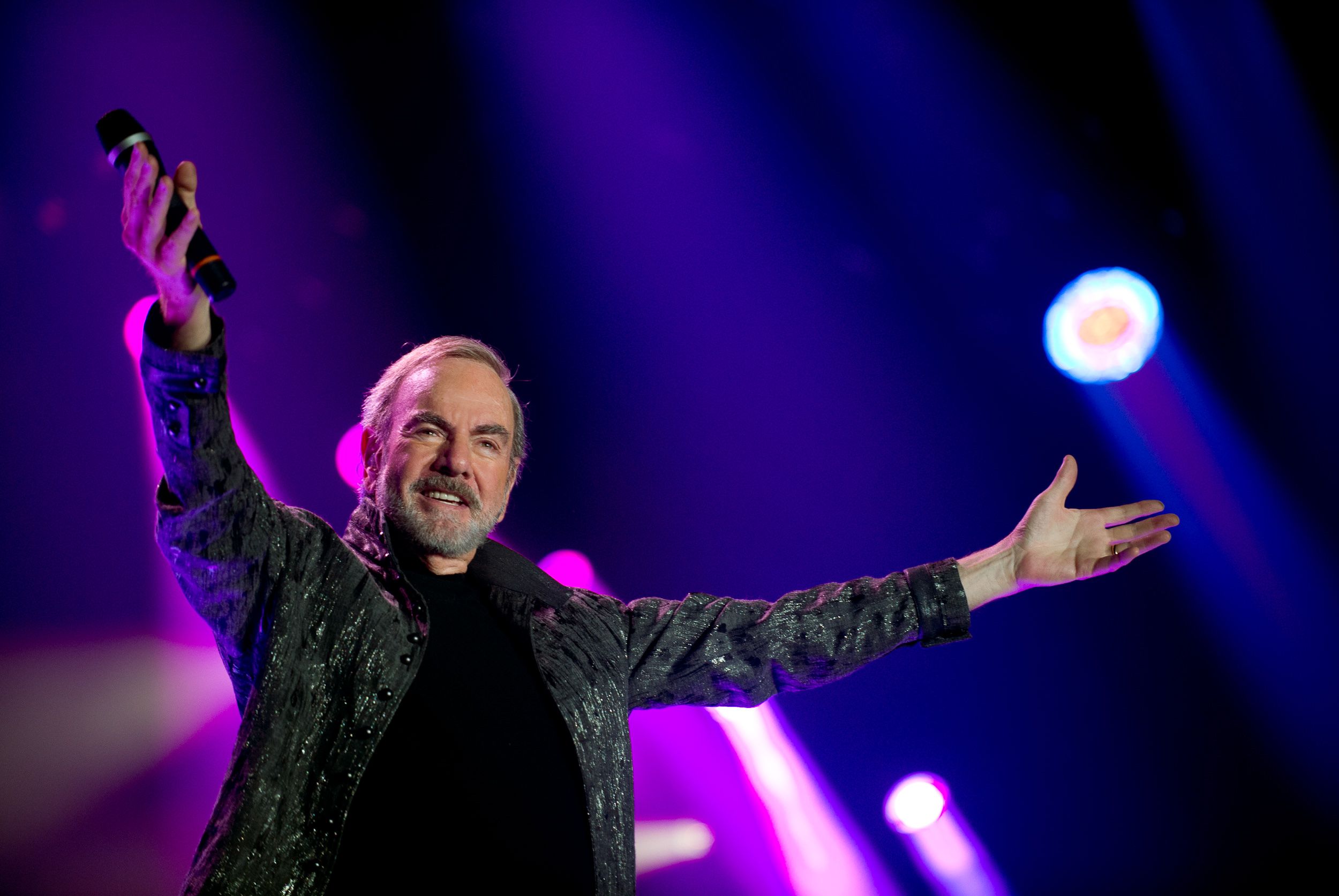 Neil diamond announce