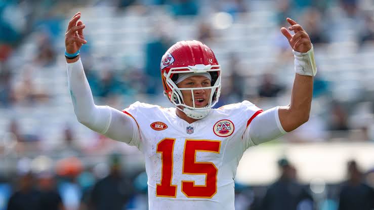 DONE DEAL: The Baltimore ravens and Patrick Mahomes have finally agreed to a five-year contract worth $89.3 Million.