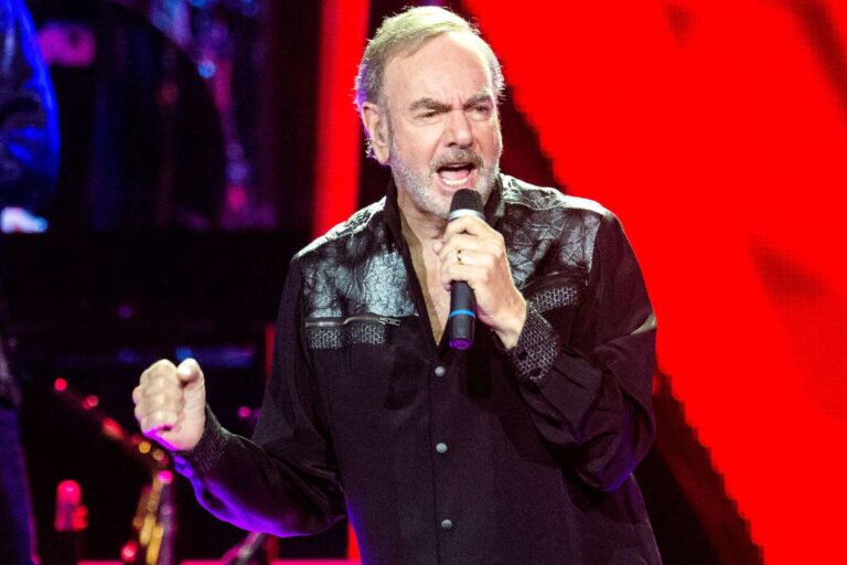 Neil Diamond’s Heartbreaking Farewell: Music Legend Passes Away After Brave Battle with Parkinson’s Disease.