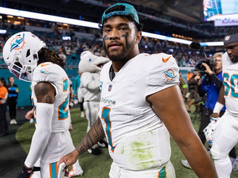 After Quarrelling with the head coach, the Miami Dolphins key player departed from the team.