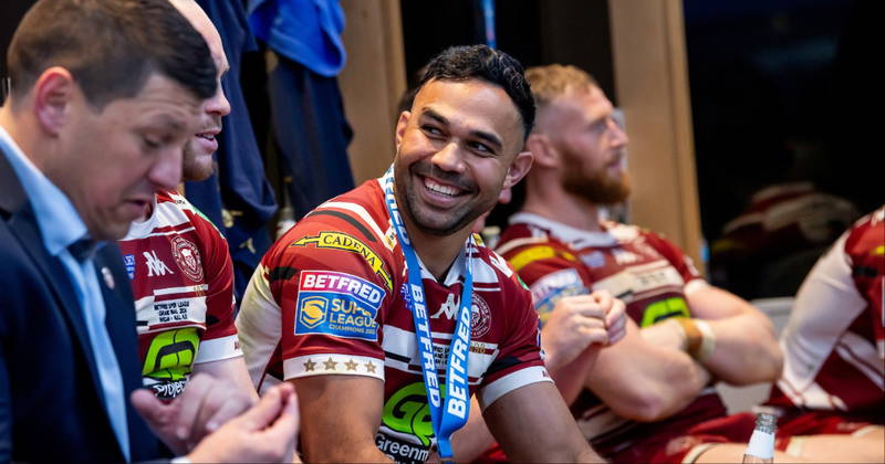 SUPER LEAGUE REPORT: Three Wigan Warriors players calls time on his SUPER LEAGUE career