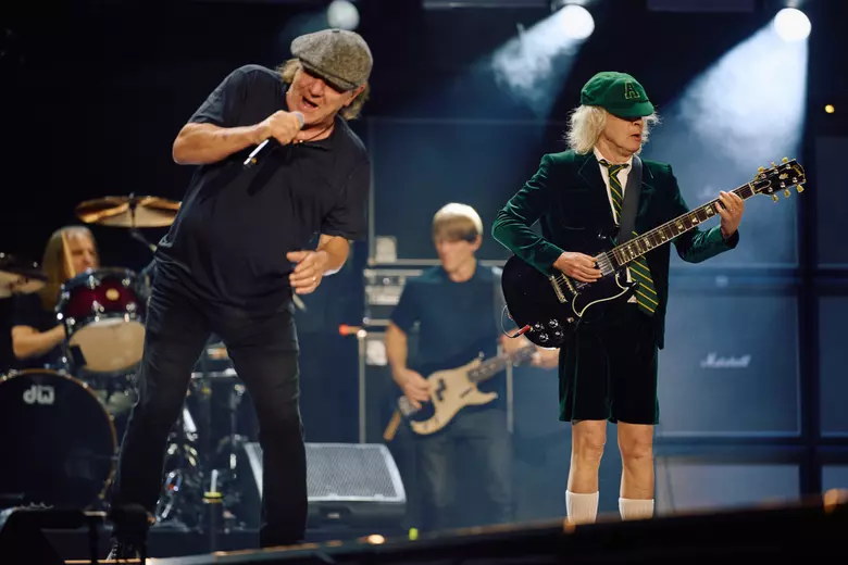 AC/DC announce a devastating news