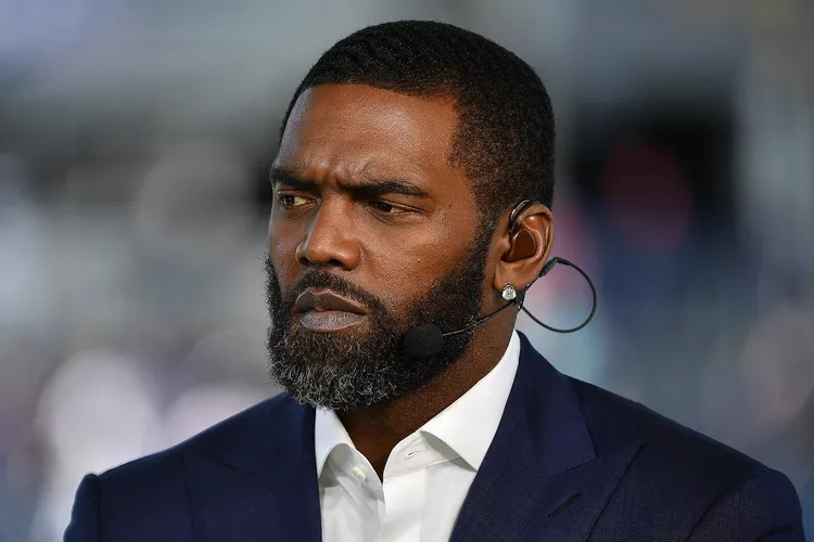 NFL Legend Randy Moss Reveals Health Scare and Asks Fans for Prayers: ‘Battling Something Internal