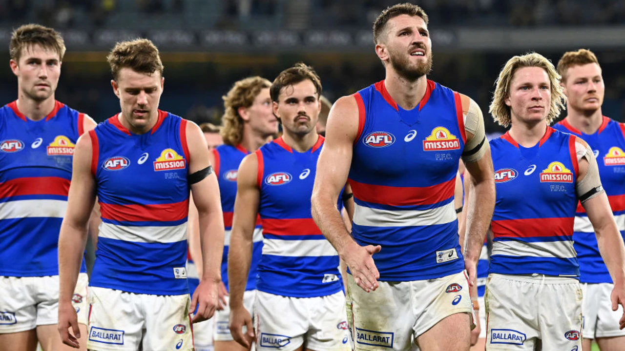 Glad to Have You Back: Western Bulldogs Celebrate Shocking Return of Top Player From…..