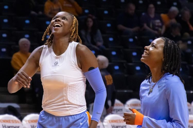 FINAL: No. 15 Tennessee defeats Ole Miss, 80-71.