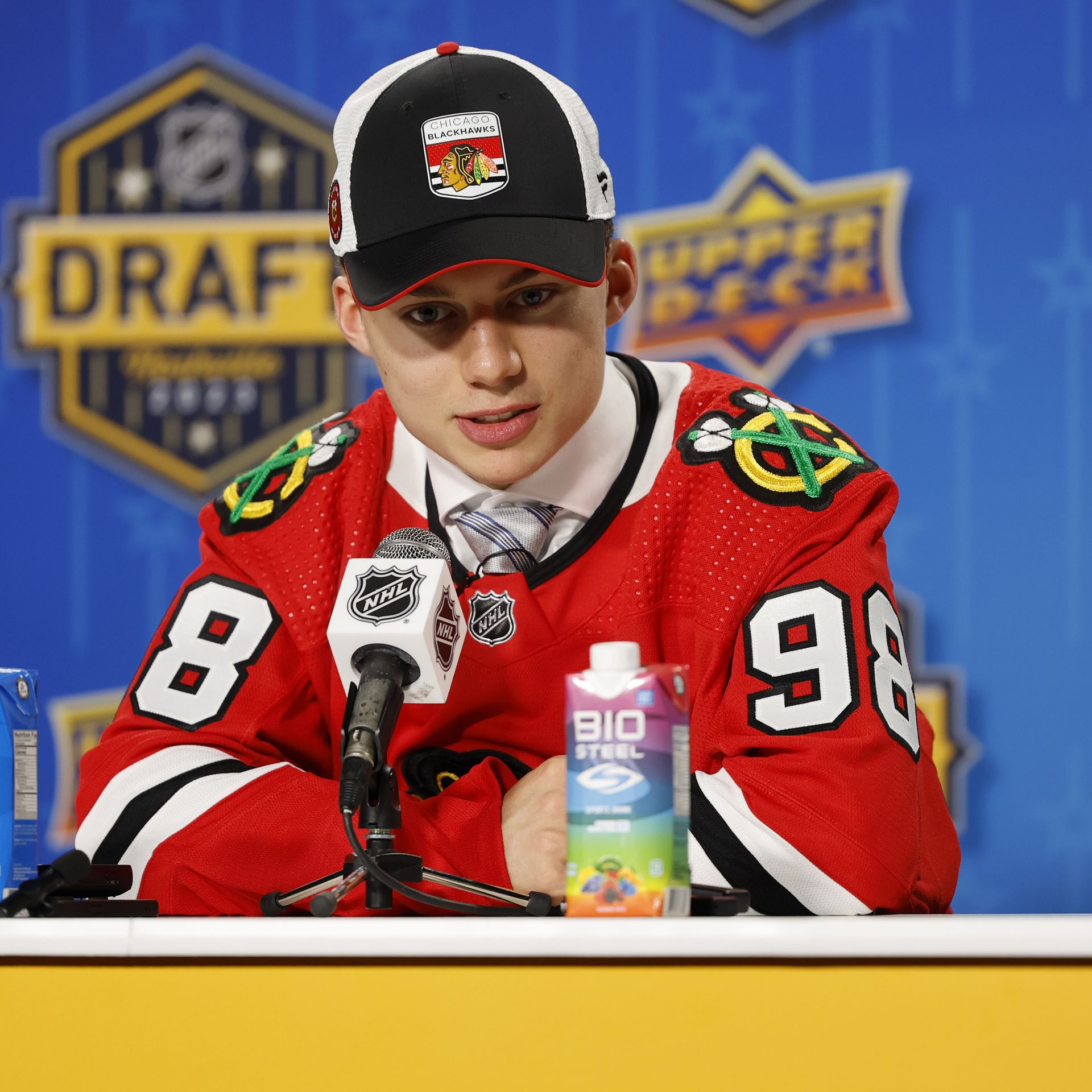 Breaking News: Chicago Blackhawks star Connor Bedard Shocks HNL World with Sudden Retirement Over Payment Disputes…………….